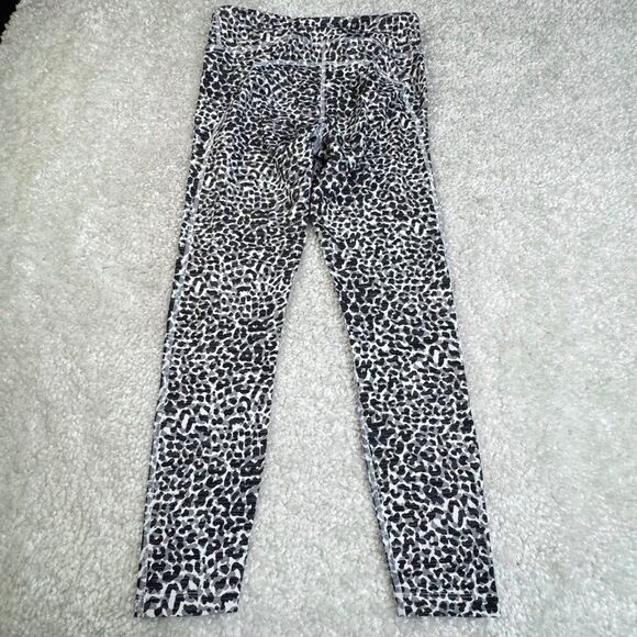 Outdoor Voices Snow Leopard Flex 7/8 Legging - Picture 3 of 9